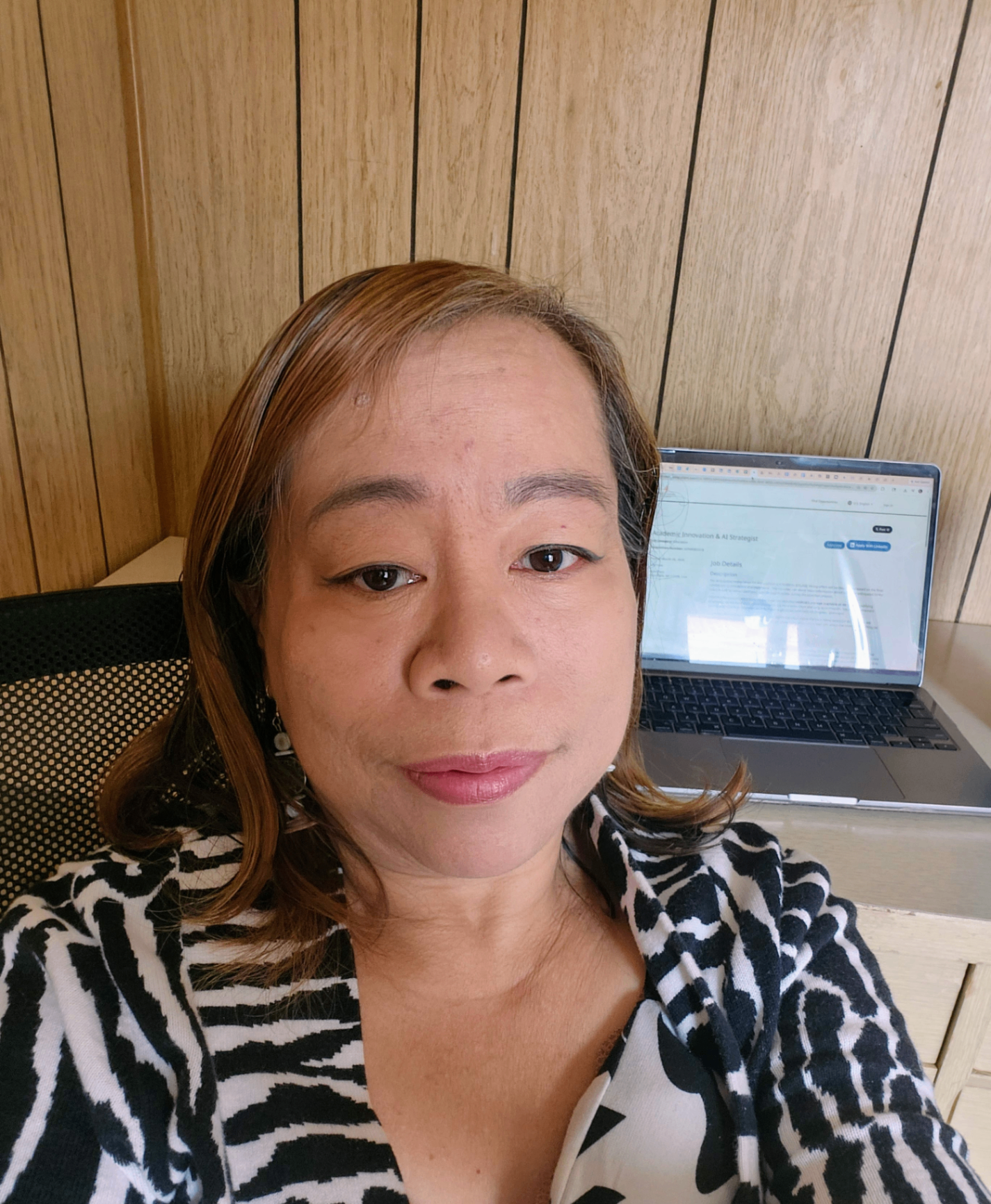 Esther Manzano, AI Learning Specialist & Certified Educator